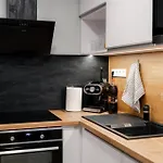 Dugonics Apartman *